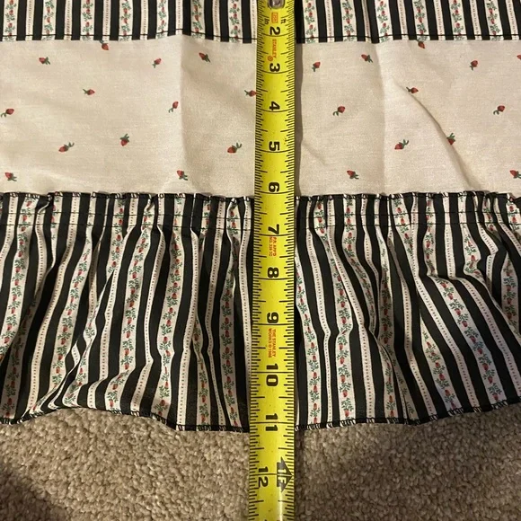 Vintage 80s Strawberry Ruffled Skirt Tier Valance/Curtains Decor Cottage Rustic - Picture 5 of 6
